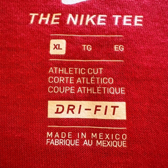 Nike athletic cut Red Georgia “Go Dawg” Dri Fit T-Shirt women’s size XL - Picture 5 of 9